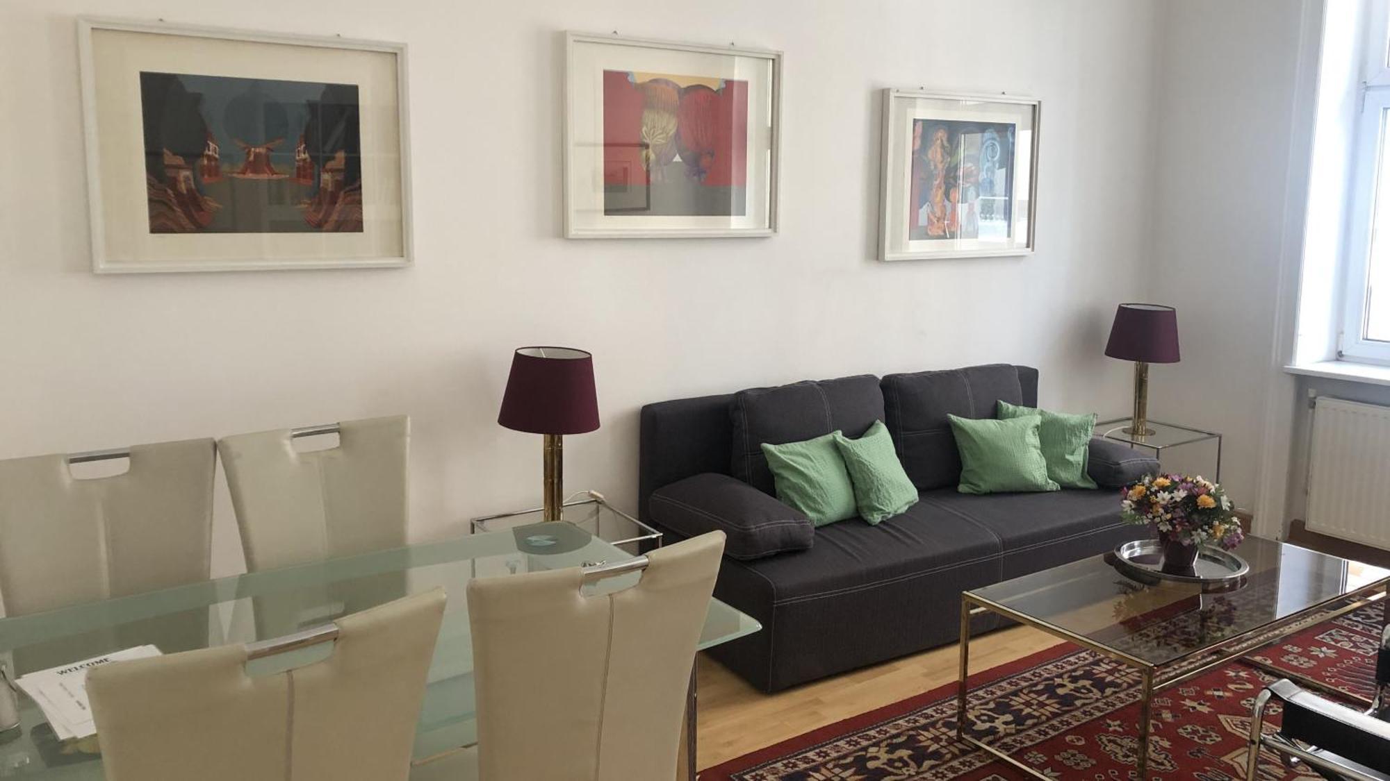 Quiet 2-room Flat, Walking Distance To Centre Apartment *